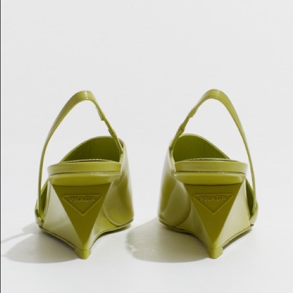 Prada brushed leather pointed toe triangle wedges 2022 new acid green - Picture 4 of 11